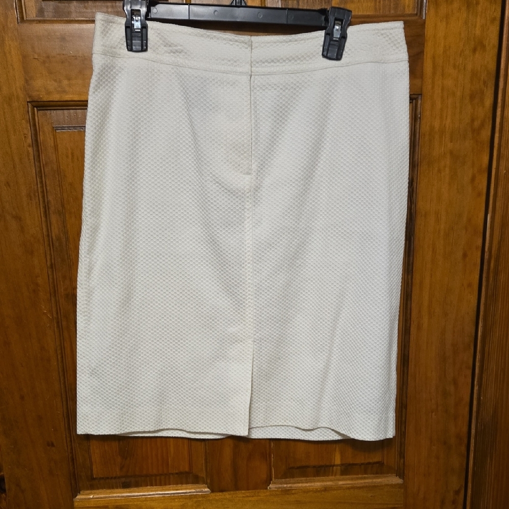 Kasper Cream Textured Pencil Skirt